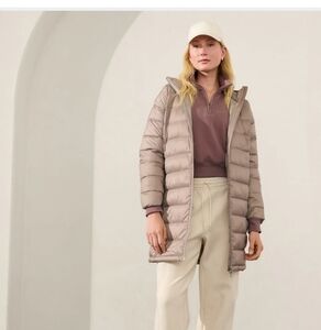 ATHLETA Aire Puffer Parka in Feather. Size XS NWT